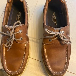 Leather boat shoes